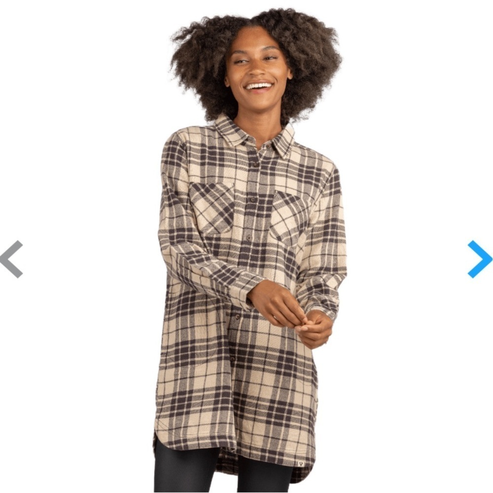 LIV OUTDOOR HARVEST OVERSIZED FLANNEL  Macadamia / Black Plaid​​​​